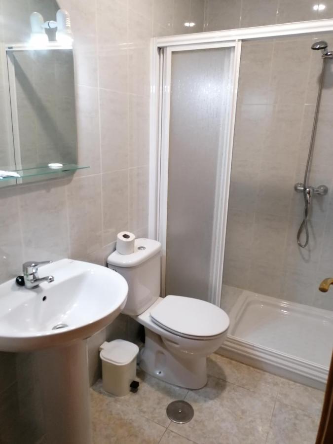 Hostal Hernan Cortes Caces Buitenkant foto