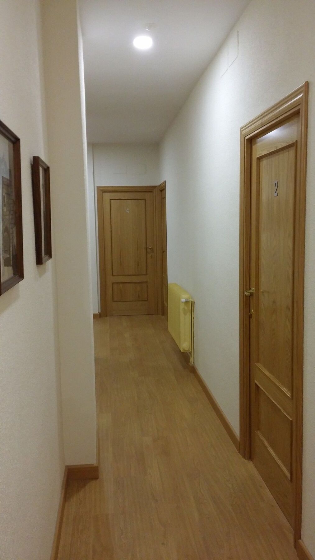 Hostal Hernan Cortes Caces Buitenkant foto