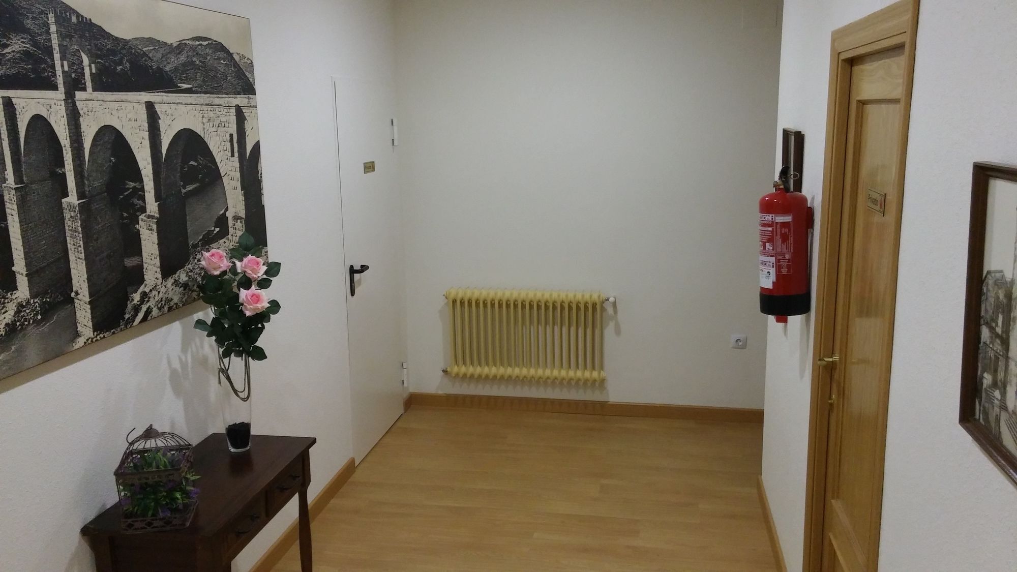 Hostal Hernan Cortes Caces Buitenkant foto